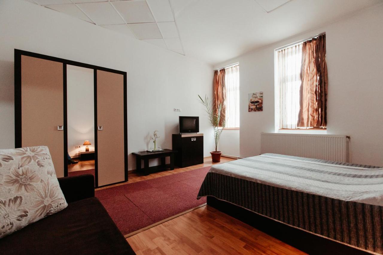 Casa Preturii Hotel Tîrgu Lăpuş Zewnętrze zdjęcie