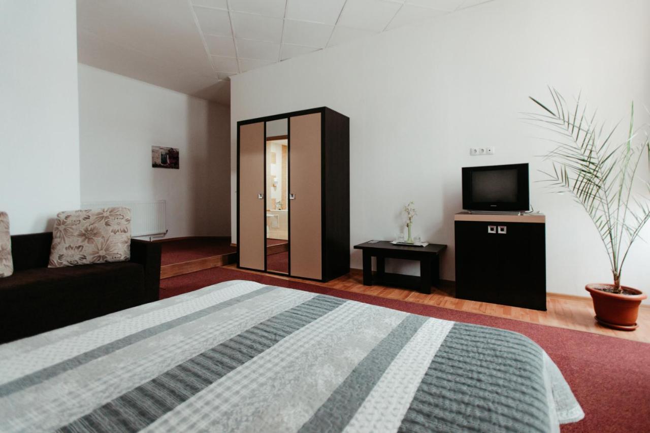 Casa Preturii Hotel Tîrgu Lăpuş Zewnętrze zdjęcie