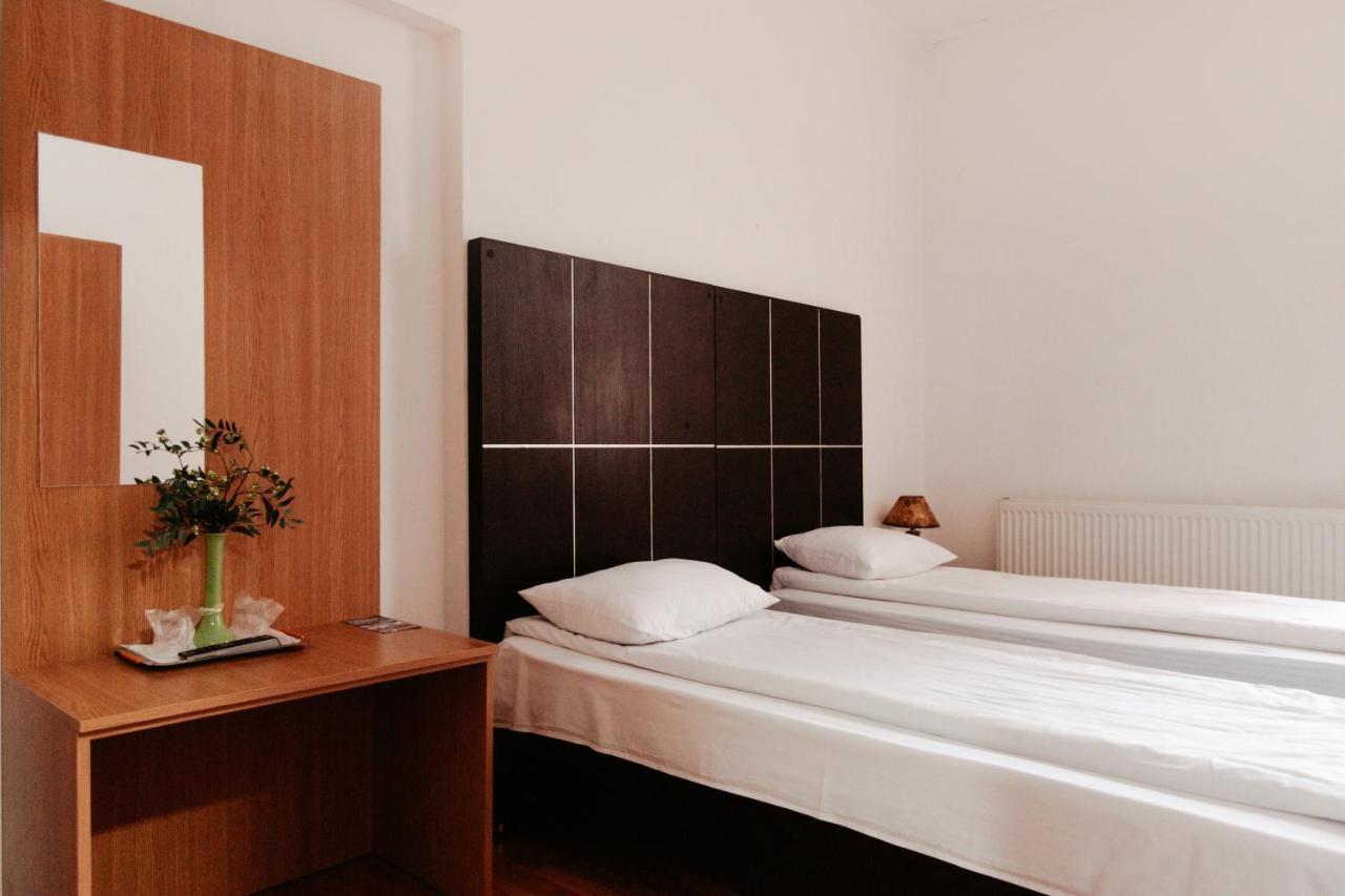 Casa Preturii Hotel Tîrgu Lăpuş Zewnętrze zdjęcie